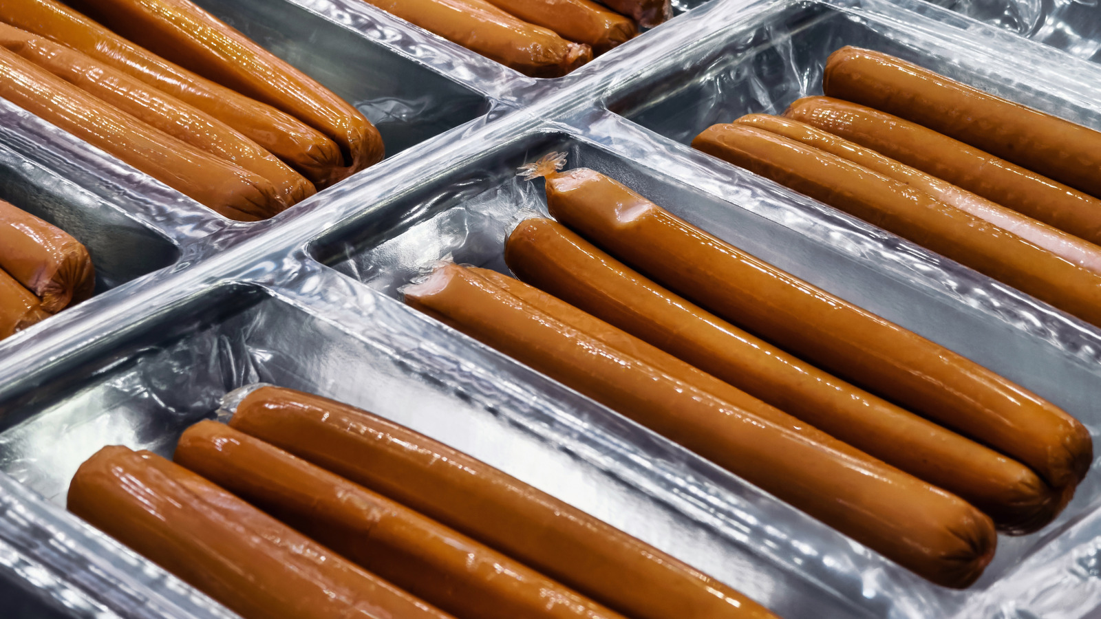 FoodWireDaily — The Old-School Stew That Made Hot Dogs The Star