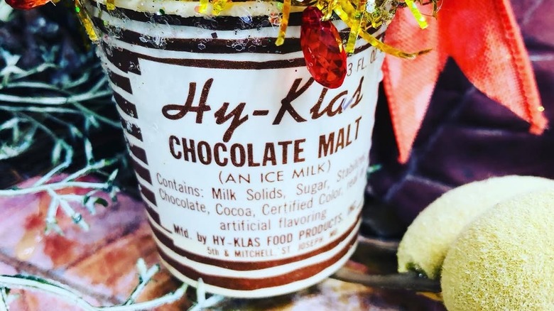 Vintage frozen malt cup