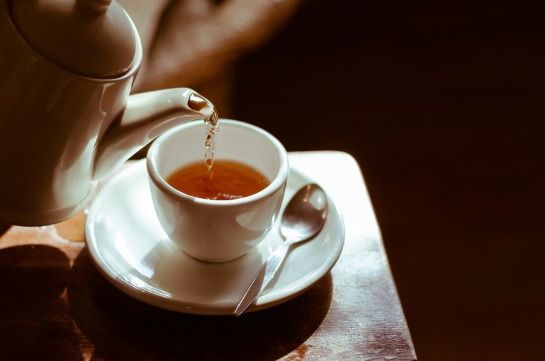 Older Women Who Drink Black Tea Are Better Protected Against Hip Fractures, Study Shows