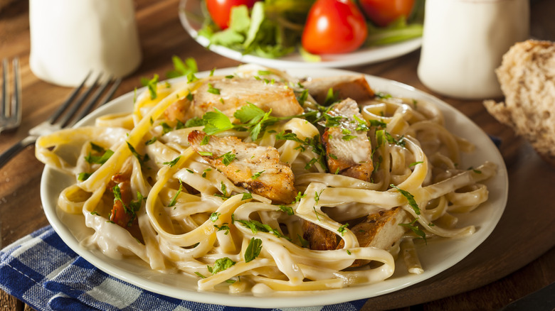 chicken fettuccine alfredo