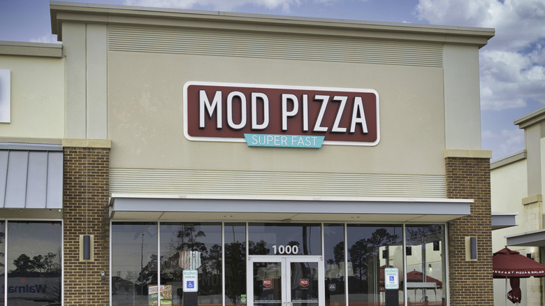 MOD Pizza restaurant exterior
