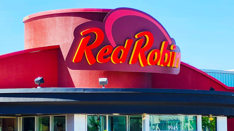 Red Robin sign on a restaurant roof