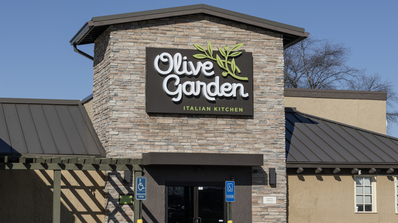 Olive Garden restaurant exterior