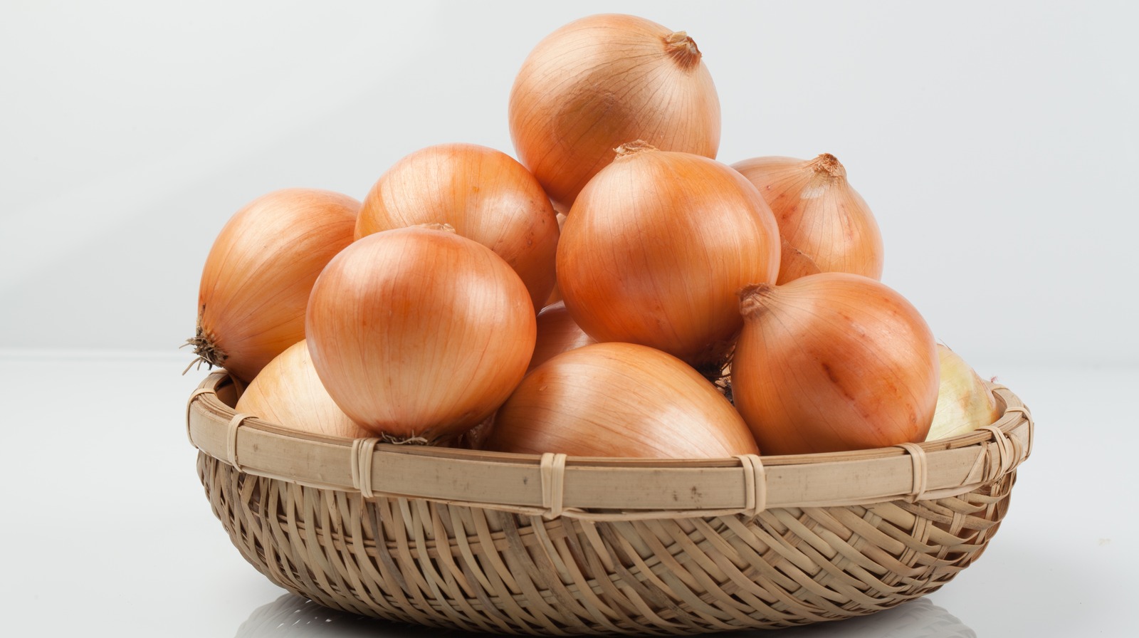 Shallots vs Onions - What is the Difference? and How to Use Them