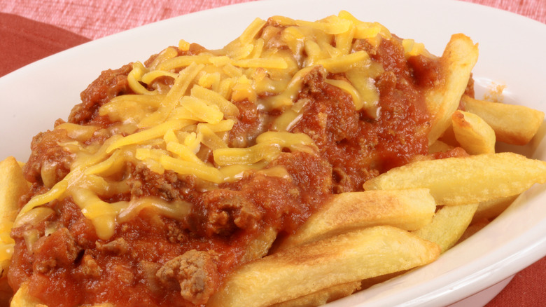 Chili cheese fries