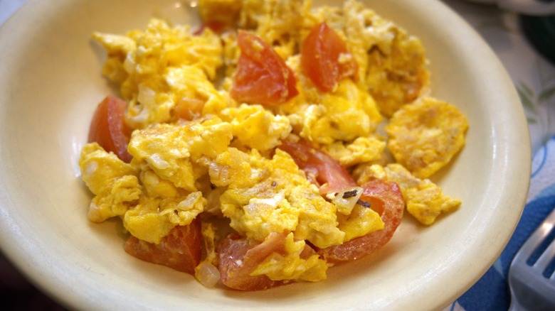 Scrambled eggs with tomatoes