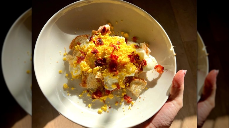 Eggs à la Goldenrod with bacon