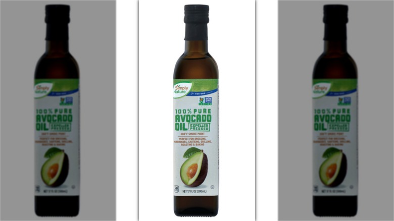 A bottle of Simply Nature 100% Pure Avocado Oil