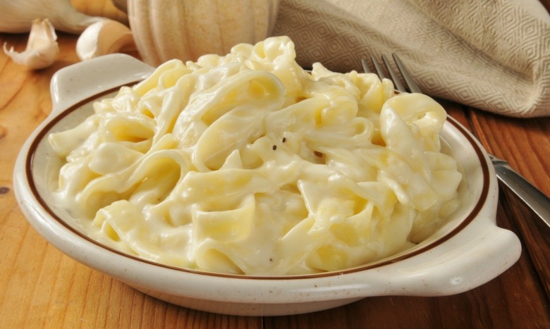 Quick and Easy Alfredo Sauce 