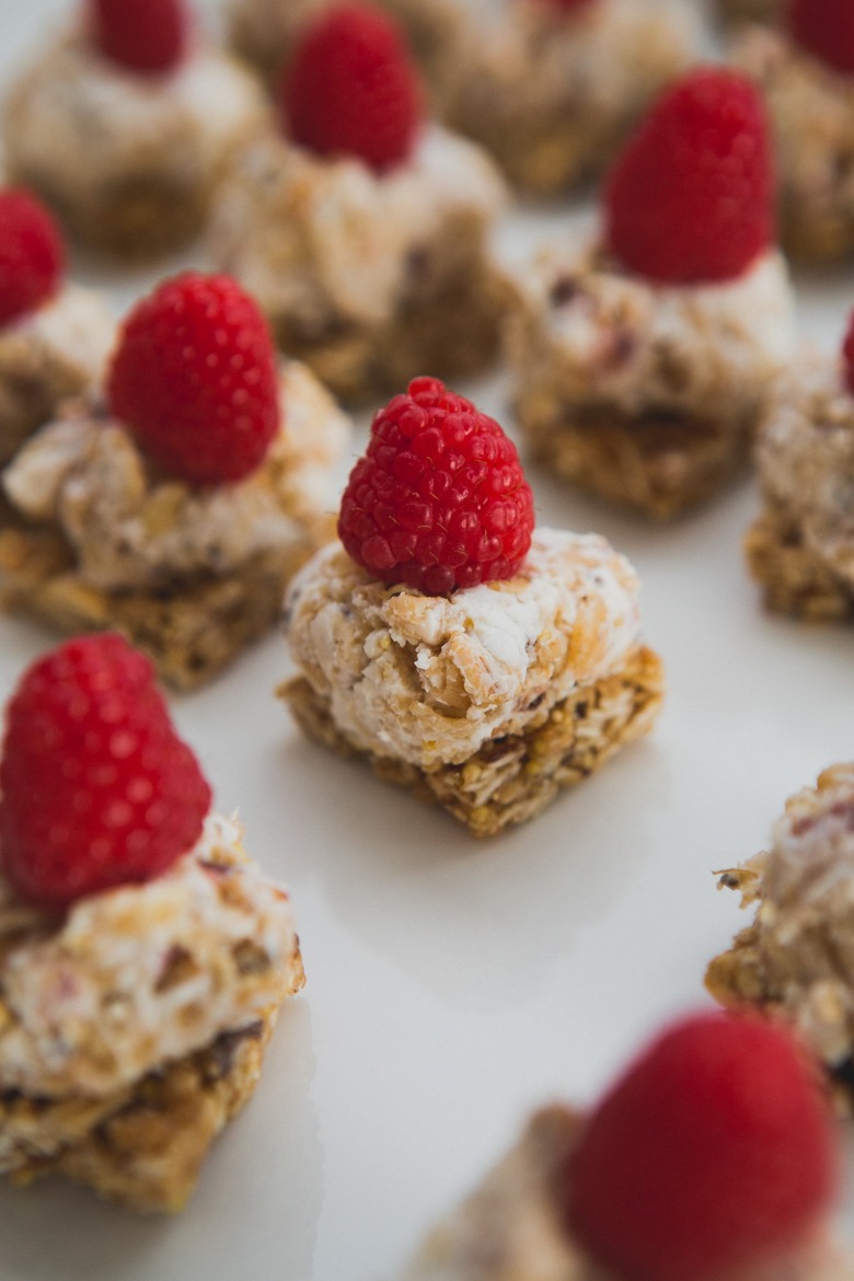 Peanut Butter & Jelly Greek Yogurt 