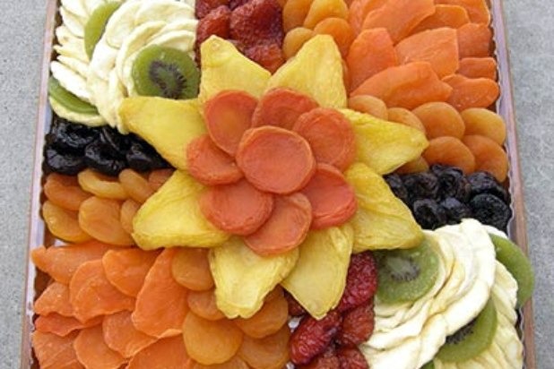 Costco: Vacaville Fruit Company's 50-Ounce Dried Fruit Bamboo Tray