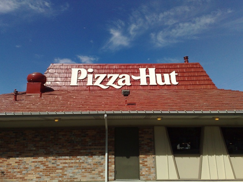 Pizza Hut Call Center Abruptly Closes, Leaving 100 People Jobless, Because Consumers' Pizza Habits Have Changed