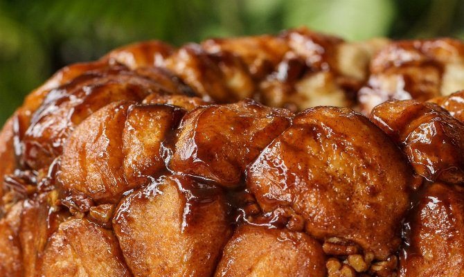 Quick and Easy Pull-Apart Pumpkin-Caramel Bread Recipe