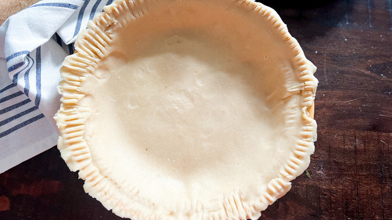 flaky pie crust in pan 