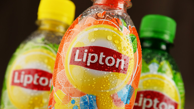 Bottles of Lipton iced tea