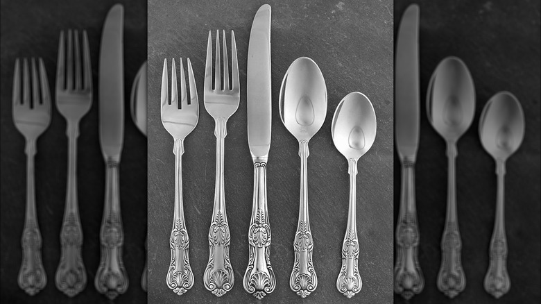 5 Piece set of Hillsborough flatware by Lunt Silversmiths