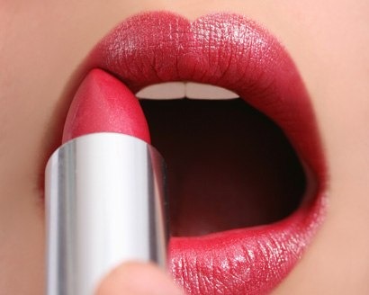 Red Lipstick Helps Waitresses Get Tips