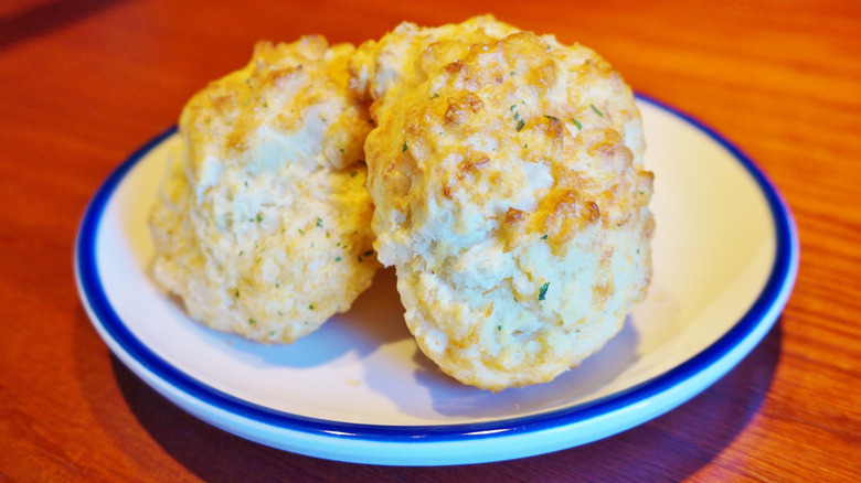 Cheddar Bay biscuits