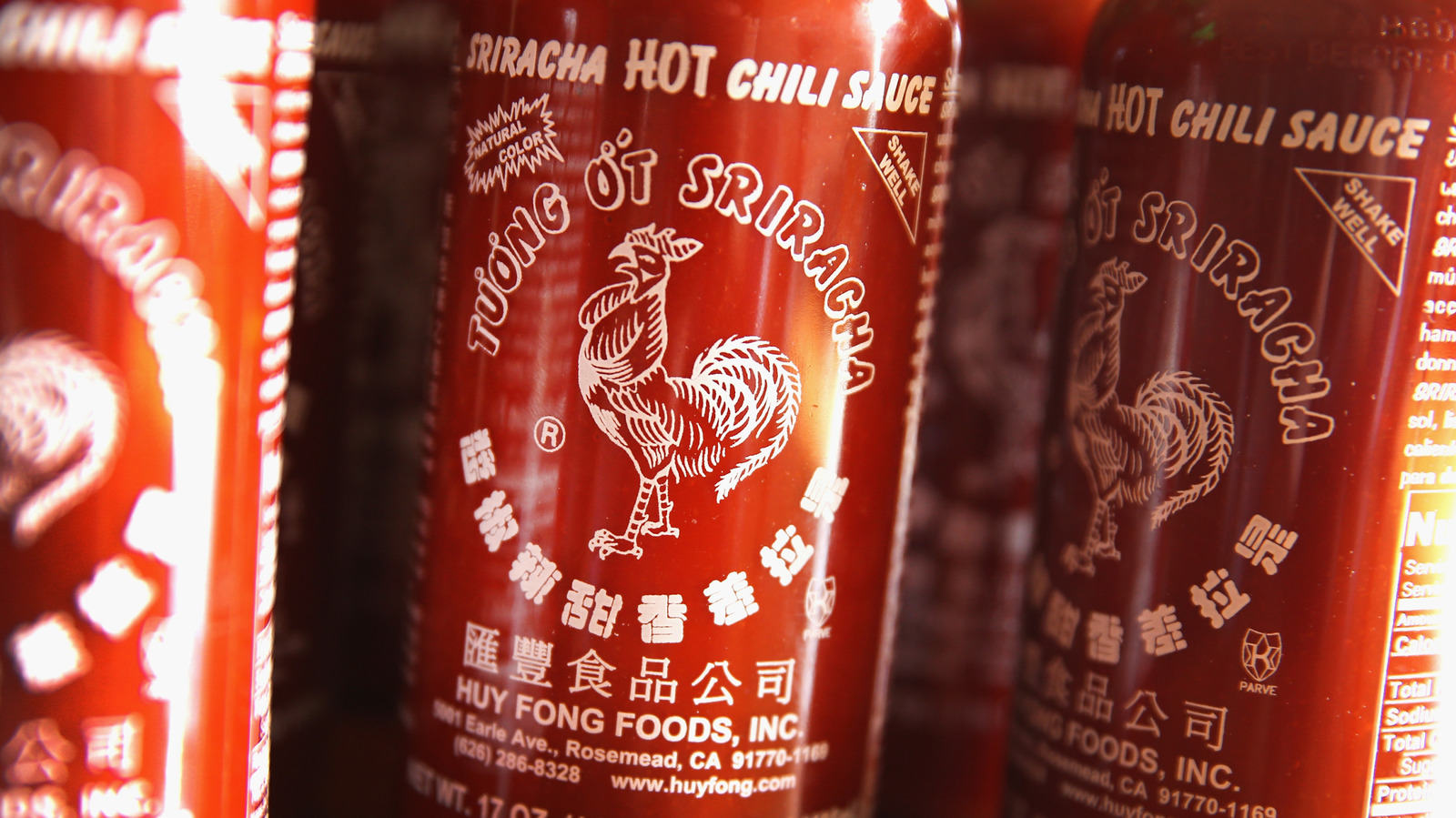 FoodWireDaily — Red Vs Green Sriracha: What's The Difference?