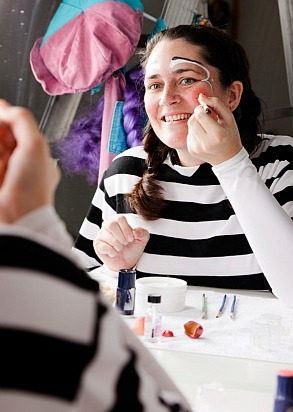 Master Circus Skills at Camp Winnarainbow: Laytonville, Calif. 