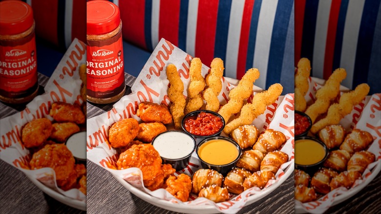 Red Robin Triple Yummm Platter on booth table.