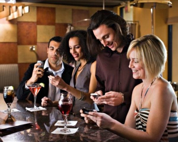 Restaurant Offers Discount For Diners Who Put Away Phones