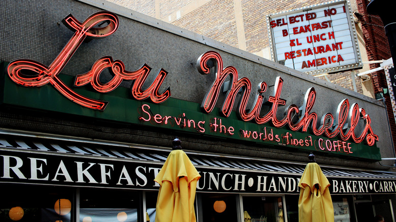 Lou Mitchell's neon sign