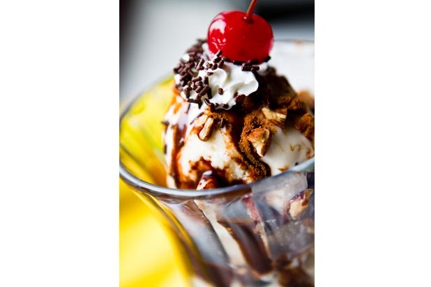 350-Calorie Banana Split