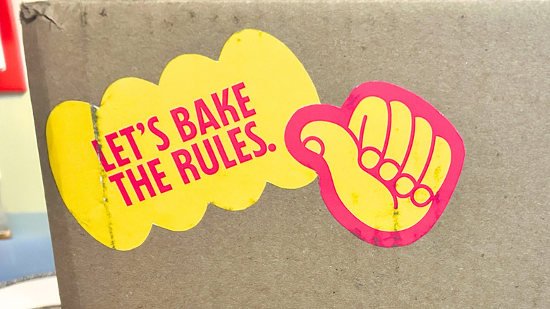 A close up of a branded sticker on the PiiPer shipping box