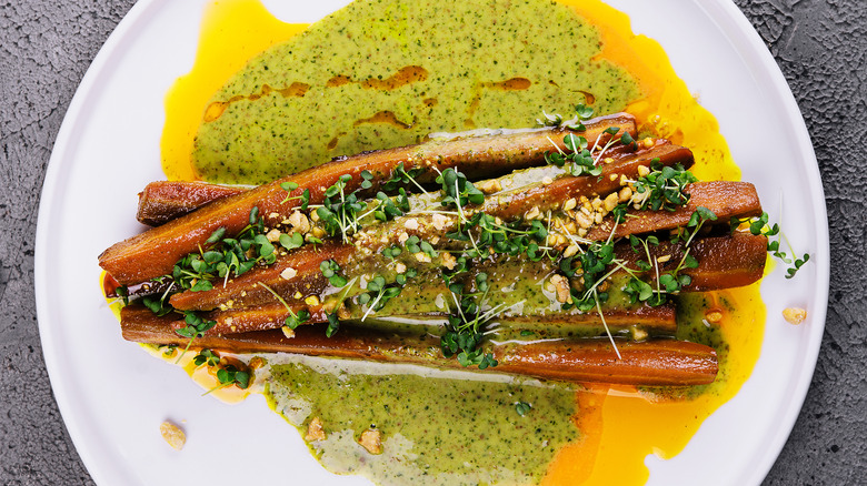 Roasted carrots with pesto