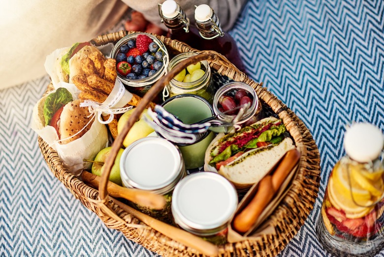 Romantic Picnic Foods For Couples