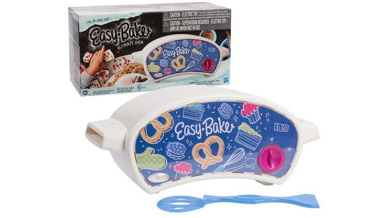 Easy-Bake Oven with box and spatula