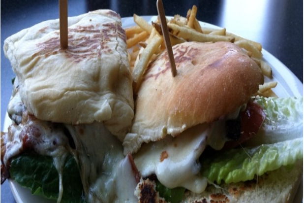  Sandwich of the Week: Fast Gourmet's Chivito 