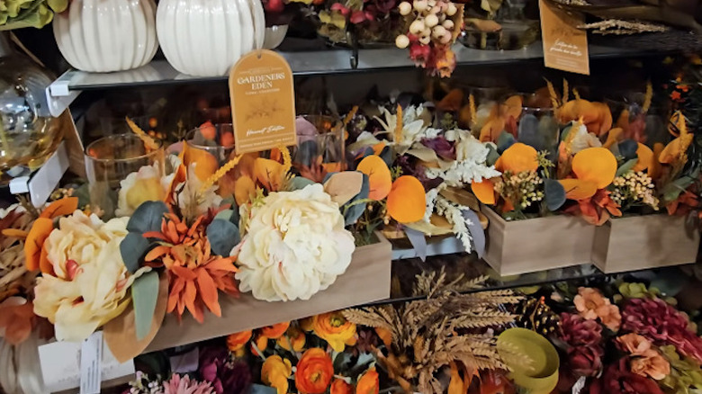 Floral and candle in box centerpiece
