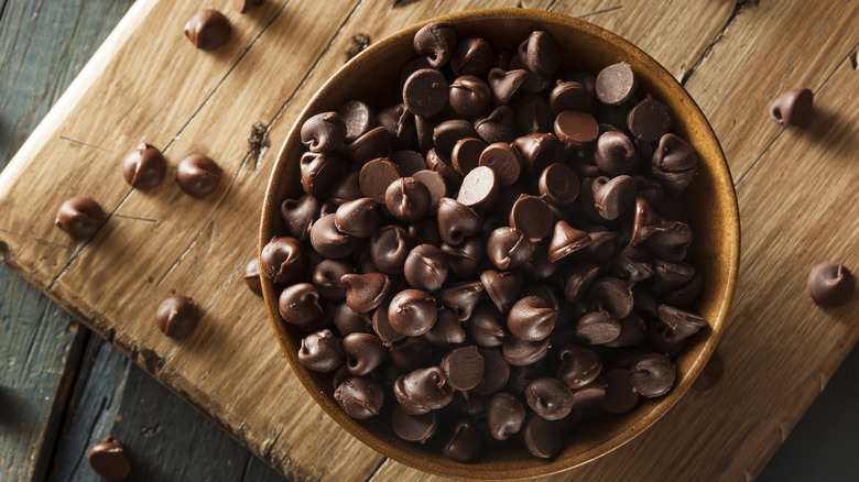 Dark chocolate baking chips