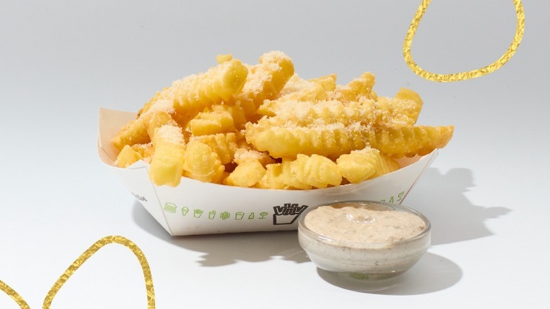 Fries with white truffle sauce