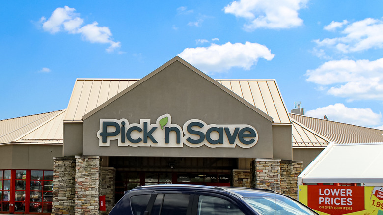 Pick'n Save store exterior