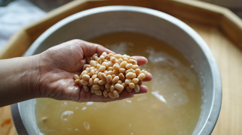 Soaking soy beans