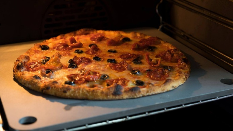 Pizza on pizza steel