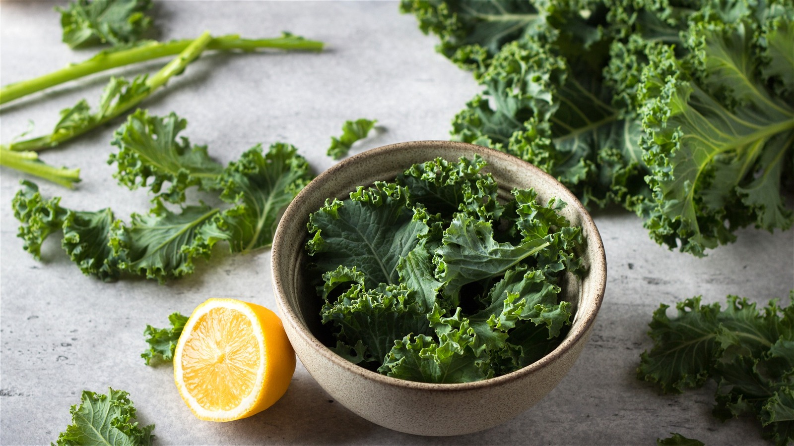 Should You Eat Raw Kale?