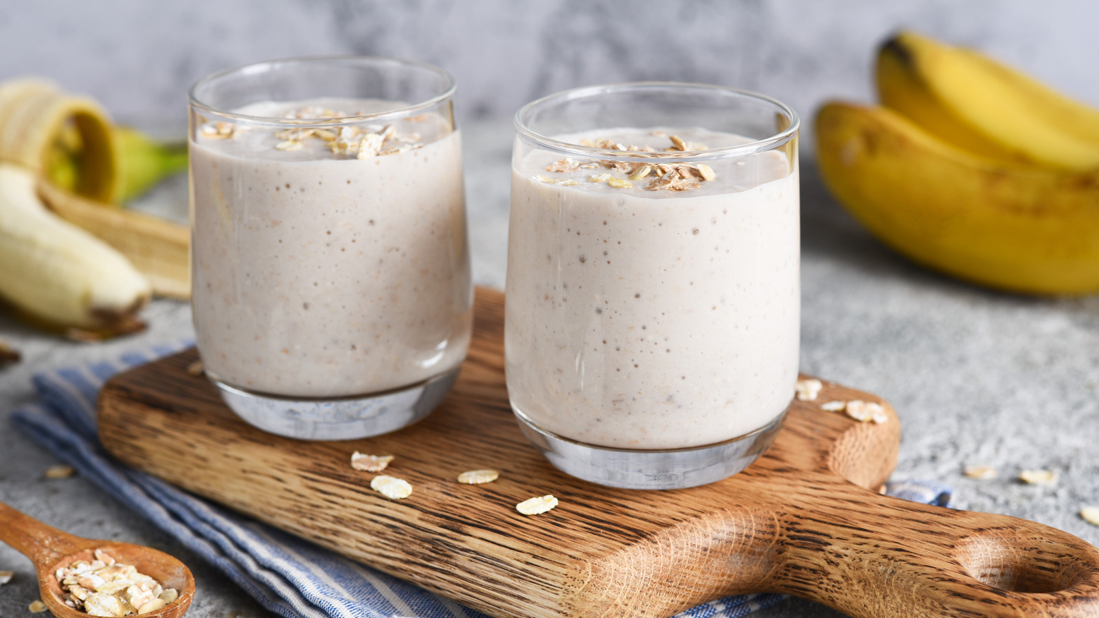 Should You Use Raw Or Cooked Oats In A Smoothie?