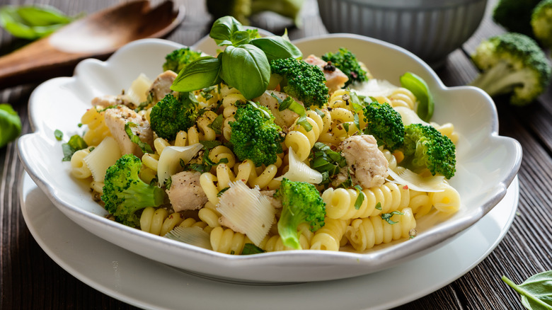 Pasta with steamed vegetables
