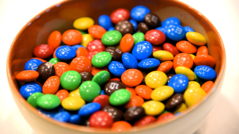A bowl of M&Ms
