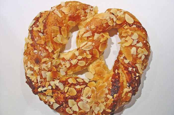 Pretzel Cake/Luxembourg Pretzel (Luxembourg)