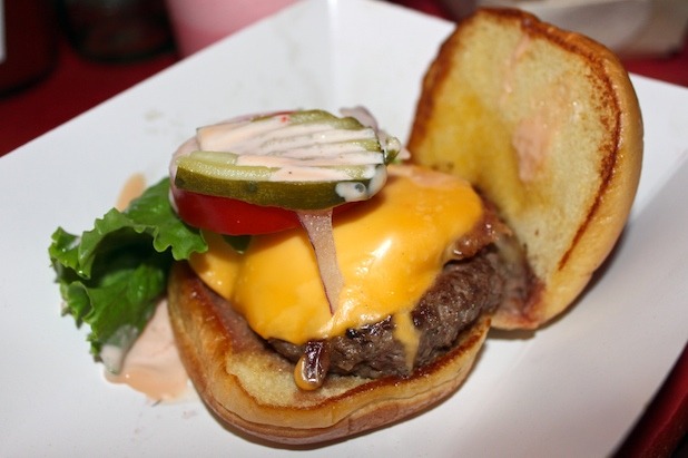 Good Stuff Eatery's Farmhouse Bacon Cheeseburger