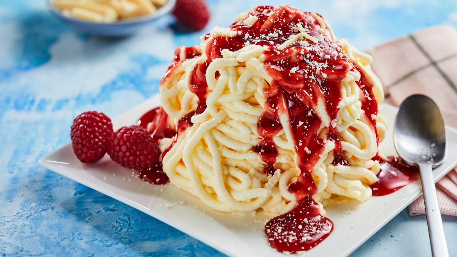 Spaghettieis: The Sweet Dish That Looks Like A Savory Meal