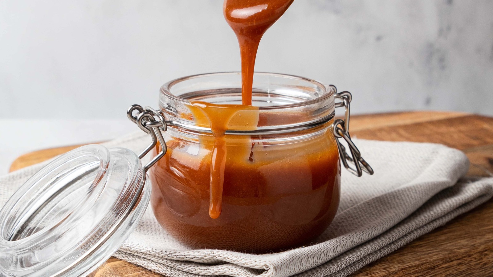 Spice Up Traditional Caramel Sauce With A Kick Of Sriracha - Vimarsana News