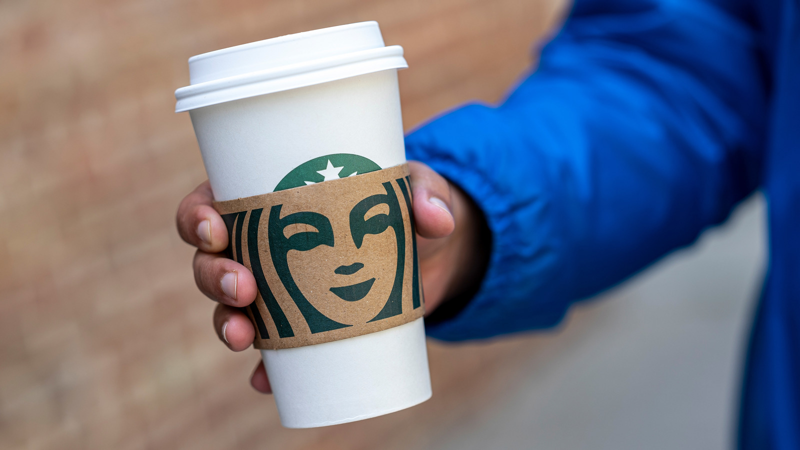 https://www.thedailymeal.com/img/gallery/starbucks-drinks-you-should-avoid-ordering-at-all-costs/l-intro-1671910533.jpg