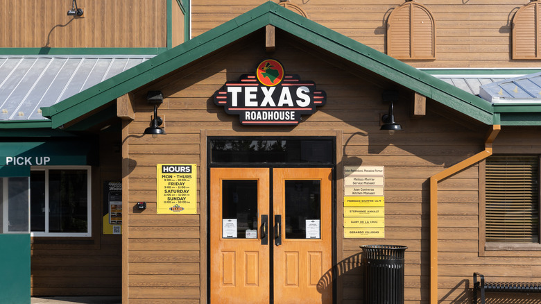 Texas Roadhouse restaurant exterior