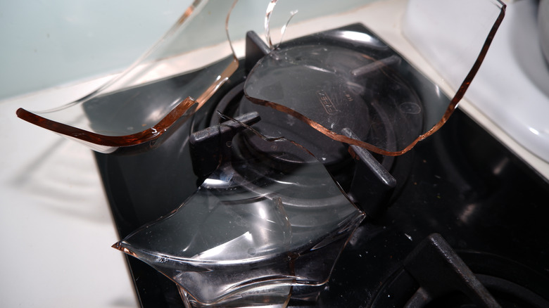 Stop Using Pyrex Dishes In Your Oven Without Following These Safety Tips